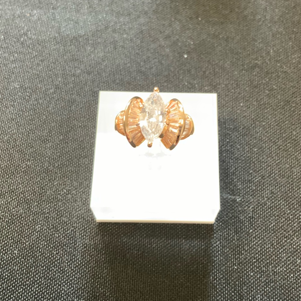2.5ct Marquise Cut Ring - Picture 4 of 9